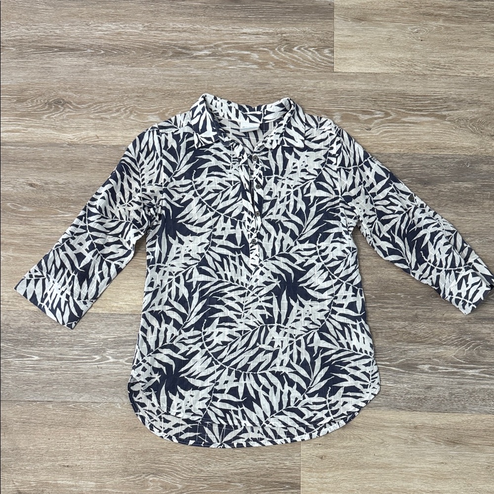 Columbia- Leaf Print Blouse in Blue and White